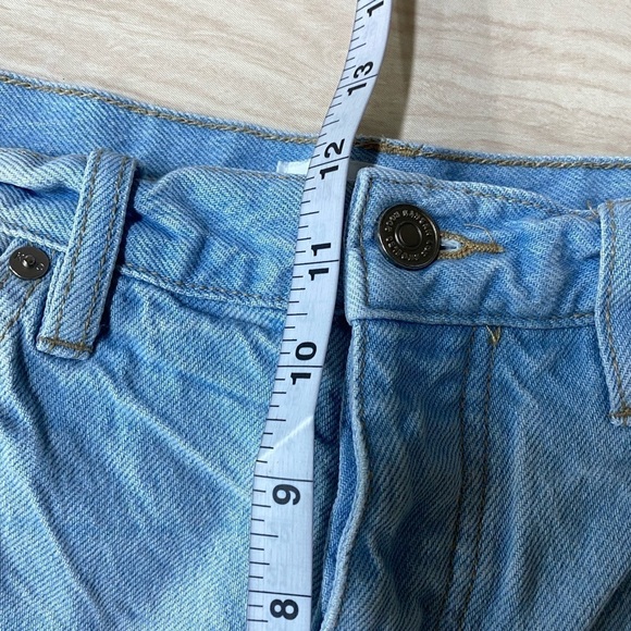 Kancan High Rise Light Wash Distressed Denim Jean Shorts Size 5 - Picture 6 of 7